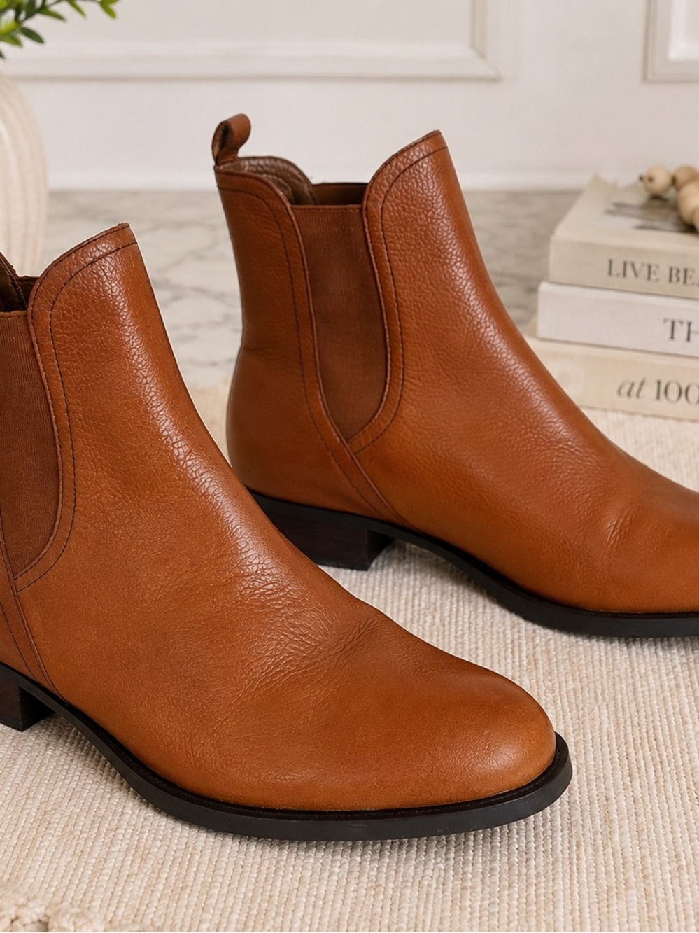 ANTONIO MELANI Tan Leather Chelsea Ankle Boots Sz 8.5 Women Pull-On Booties